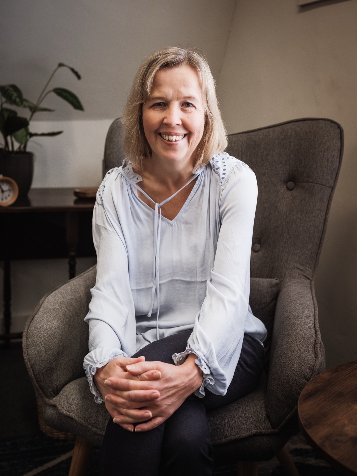 Photo of Lucy Willetts - clinical psychologist and accredited CBT therapist